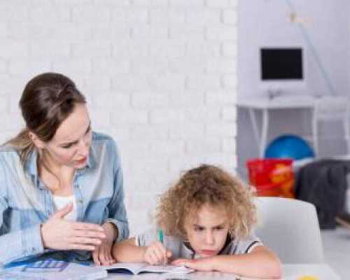 月经量少褐色?-代怀子机构